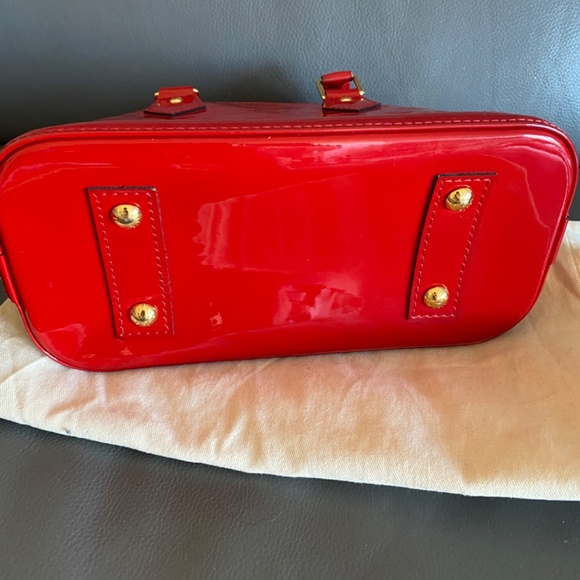 Louis Vuitton Alma BB - Picture 7 of 13